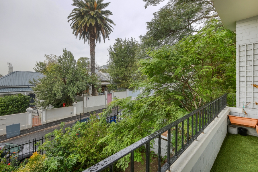 2 Bedroom Property for Sale in Oranjezicht Western Cape